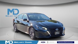 Used 2023 Nissan Altima 2.5 SV image 1