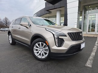 Certified 2022 Cadillac XT4 Luxury w/ Cold Weather Package image 1