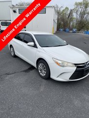 Used 2017 Toyota Camry LE image 1