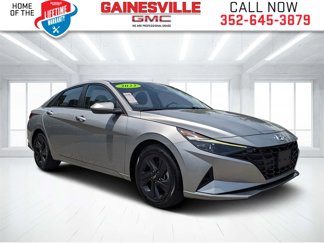 Used 2023 Hyundai Elantra SEL image 1