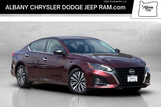 Used 2024 Nissan Altima 2.5 SV image 1