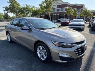 Used 2024 Chevrolet Malibu LT image 1