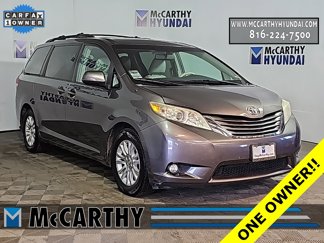 Used 2014 Toyota Sienna XLE image 1