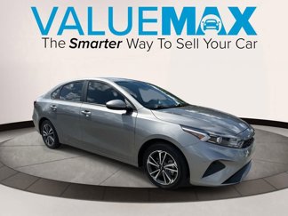 Used 2023 Kia Forte LXS image 1