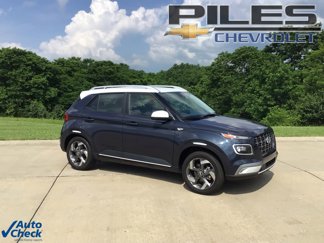 Used 2024 Hyundai Venue Limited image 1