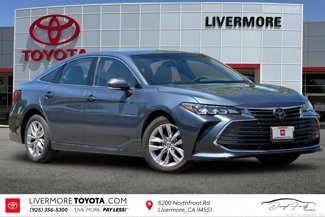 Used 2022 Toyota Avalon XLE image 1