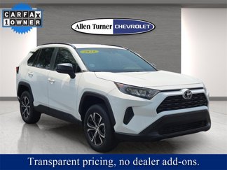 Used 2021 Toyota RAV4 LE image 1