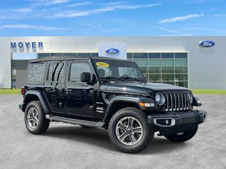 Used 2022 Jeep Wrangler Unlimited Sahara image 1