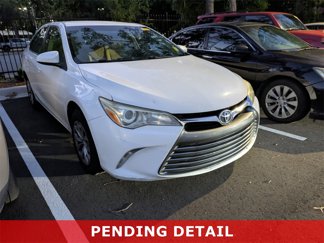 Used 2015 Toyota Camry LE image 1