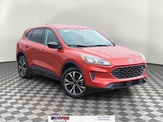 Used 2022 Ford Escape SE w/ SE Sport Appearance Package image 1