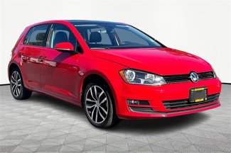 Used 2017 Volkswagen Golf SE image 1