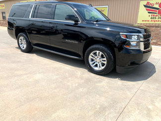 Used 2018 Chevrolet Suburban LT image 1
