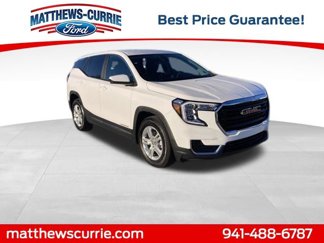 Used 2024 GMC Terrain SLE image 1