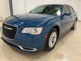 Used 2020 Chrysler 300 Touring image 1