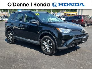 Used 2017 Toyota RAV4 LE image 1