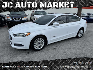 Used 2013 Ford Fusion SE image 1