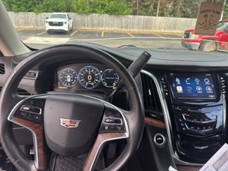 Used 2015 Cadillac Escalade Luxury image 1