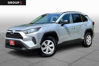 Used 2021 Toyota RAV4 LE image 1