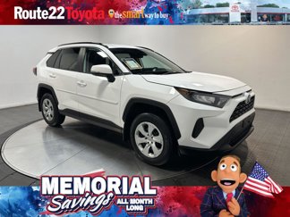 Used 2021 Toyota RAV4 LE image 1