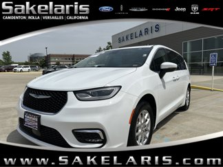 Used 2023 Chrysler Pacifica Touring-L image 1