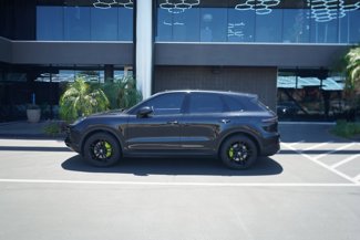 Used 2019 Porsche Cayenne E-Hybrid w/ Premium Plus Package image 1