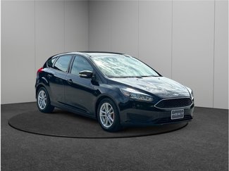 Used 2017 Ford Focus SE image 1