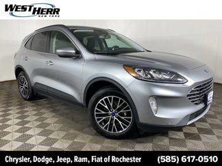 Used 2022 Ford Escape Titanium image 1