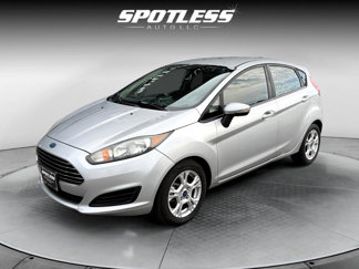 Used 2015 Ford Fiesta SE image 1