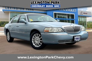 Used 2006 Lincoln Town Car Signature image 1
