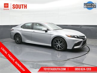 Used 2021 Toyota Camry SE image 1