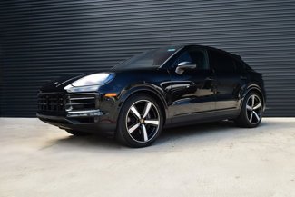 Used 2025 Porsche Cayenne Coupe image 1