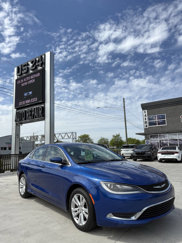 Used 2015 Chrysler 200 Limited image 1