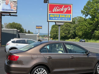 Used 2011 Volkswagen Jetta SEL image 1