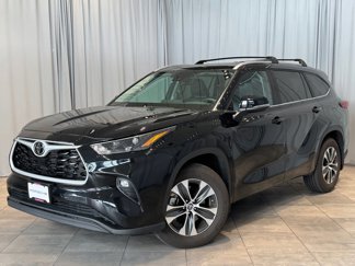 Used 2023 Toyota Highlander XLE image 1