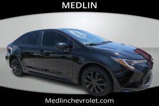 Used 2023 Toyota Corolla LE image 1