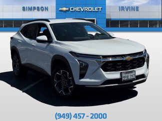 Certified 2025 Chevrolet Trax LT w/ Driver Confidence Package image 1