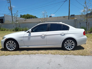 Used 2011 BMW 328i xDrive Sedan image 1