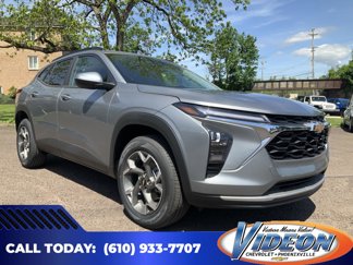 New 2025 Chevrolet Trax LT w/ Driver Confidence Package image 1