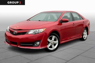 Used 2014 Toyota Camry SE image 1