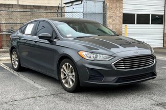 Used 2019 Ford Fusion SE image 1