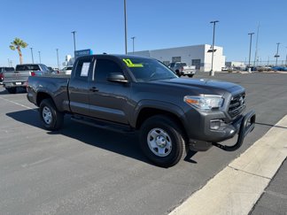 Used 2017 Toyota Tacoma SR image 1