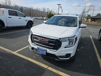 Used 2022 GMC Terrain SLE w/ Driver Convenience Package image 1