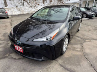 Used 2019 Toyota Prius LE image 1
