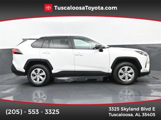 Used 2022 Toyota RAV4 LE image 1