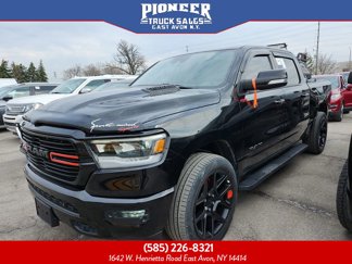 Used 2022 RAM 1500 4x4 Crew Cab image 1