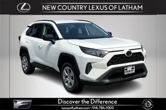 Used 2020 Toyota RAV4 LE image 1