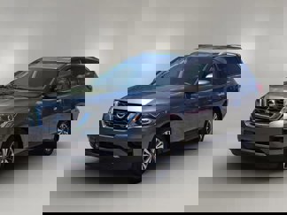 Used 2017 Nissan Pathfinder S image 1