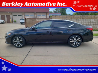 Used 2022 Nissan Altima 2.5 SR image 1
