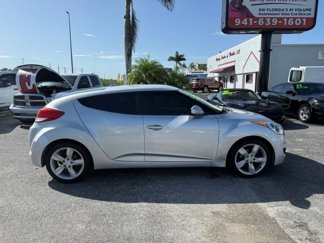 Used 2015 Hyundai Veloster image 1