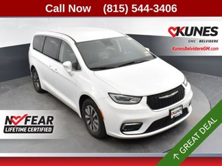 Used 2022 Chrysler Pacifica Touring-L image 1